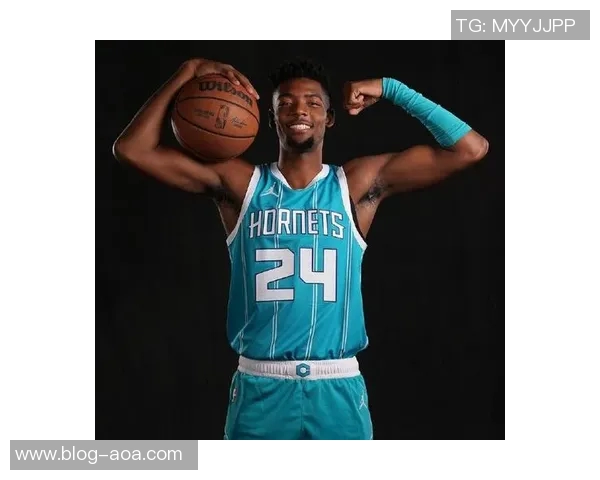 布兰登米勒半场表现出色10中5罚球6中5贡献17分3篮板4助攻状态火热